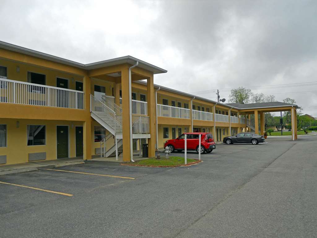 Red Roof Inn Valdosta - University Exterior photo