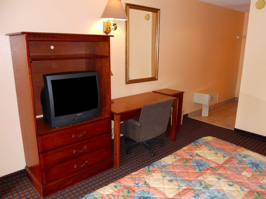 Red Roof Inn Valdosta - University Room photo